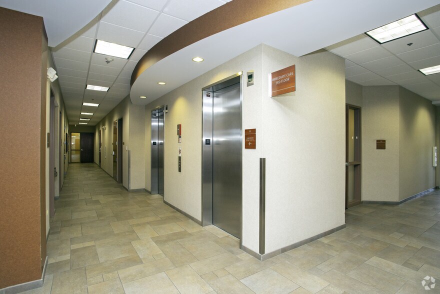 More Photos Of 360 Station Dr, Crystal Lake Medical For Lease