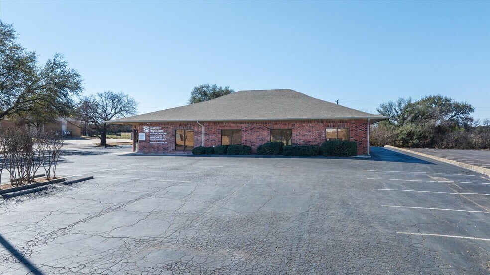 More Photos Of 1318 Paluxy Rd, Granbury Office For Sale