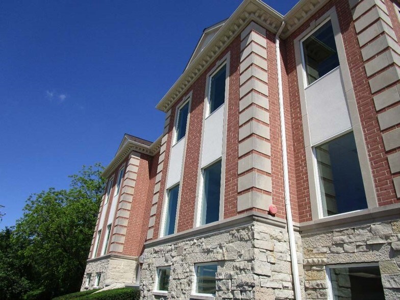 More Photos Of 1111 E Warrenville Rd, Naperville Office For Sale