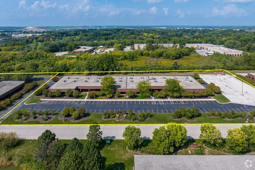 More Photos Of 11950 W Lake Park Dr, Milwaukee Office For Sale