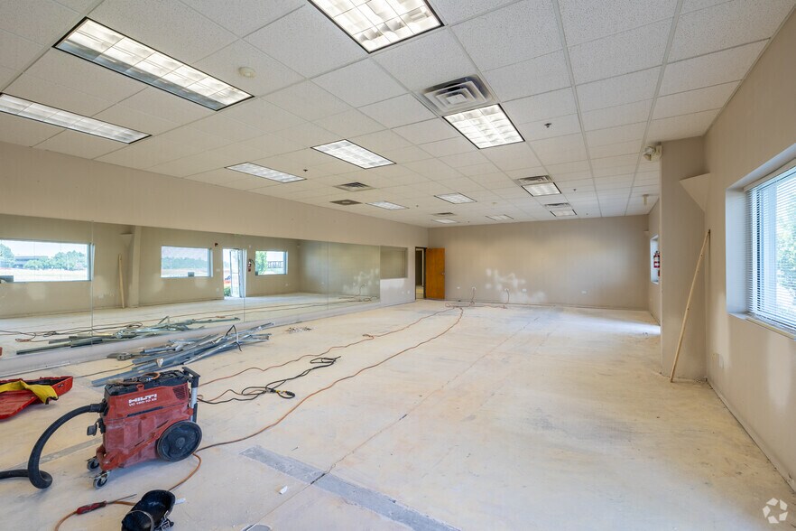 More Photos Of 3001 Industrial Ln, Broomfield Research And Development For Lease