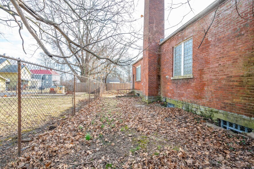 More Photos Of 1514 Kinney Ave, Cincinnati Warehouse For Sale