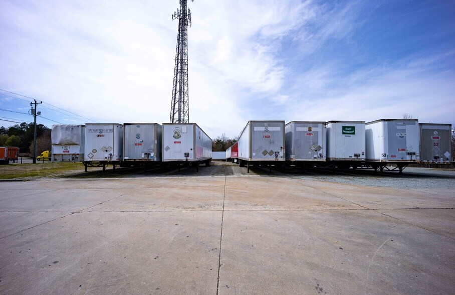 More Photos Of 1360 Truby Dr, Graham Truck Terminal For Sale