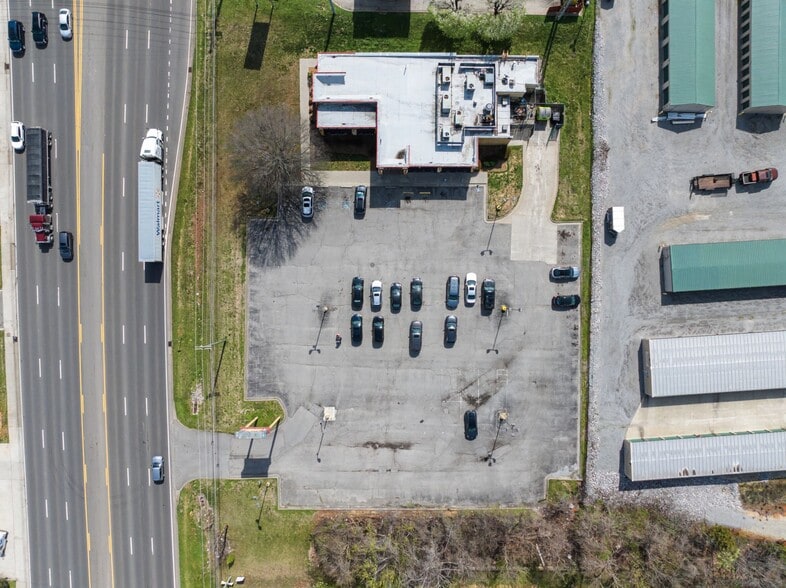 More Photos Of 1826 Fort Campbell Blvd, Clarksville General Retail For Lease