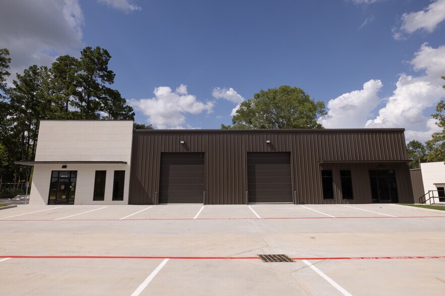 More Photos Of 3513 N Loop 336 W, Conroe Flex For Sale