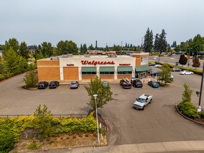 More Photos Of 1080 SW 1st Ave, Canby Drugstore For Sale