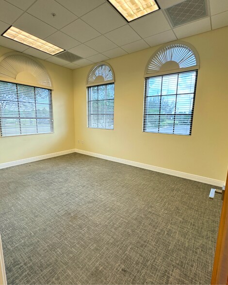 More Photos Of 2100 SE Hillmoor Dr, Port Saint Lucie Medical For Lease