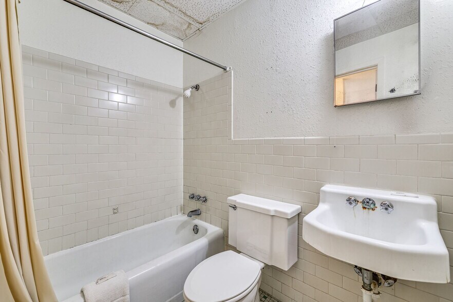 More Photos Of 1728 Pulliam St, San Angelo Apartments For Sale