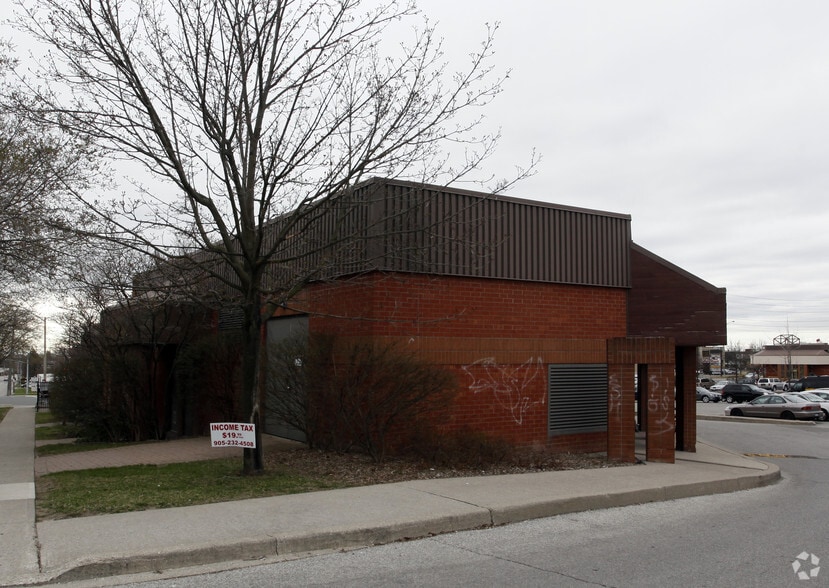 More Photos Of 803 Dundas St E, Mississauga Restaurant For Lease