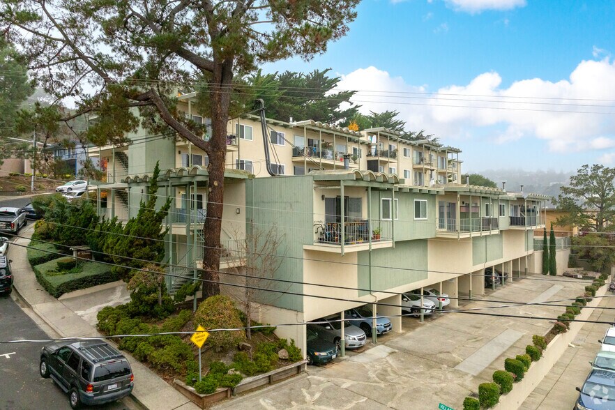 More Photos Of 2200 Village Ct, Belmont Apartments For Sale