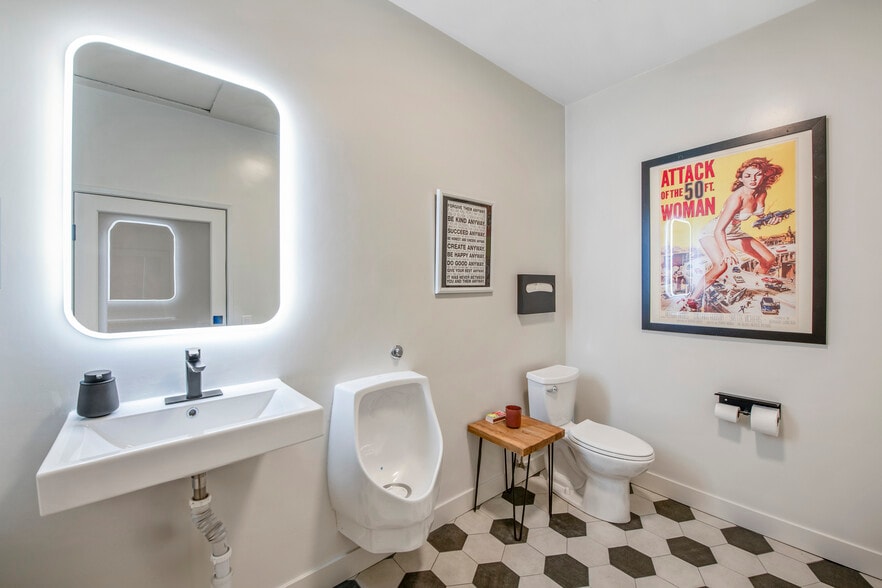 More Photos Of 179-181 Culver Blvd, Playa Del Rey Office Residential For Sale