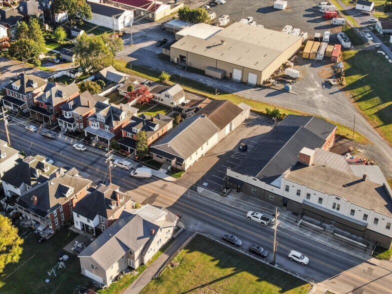 More Photos Of 128 W 3rd St, Waynesboro Freestanding For Sale
