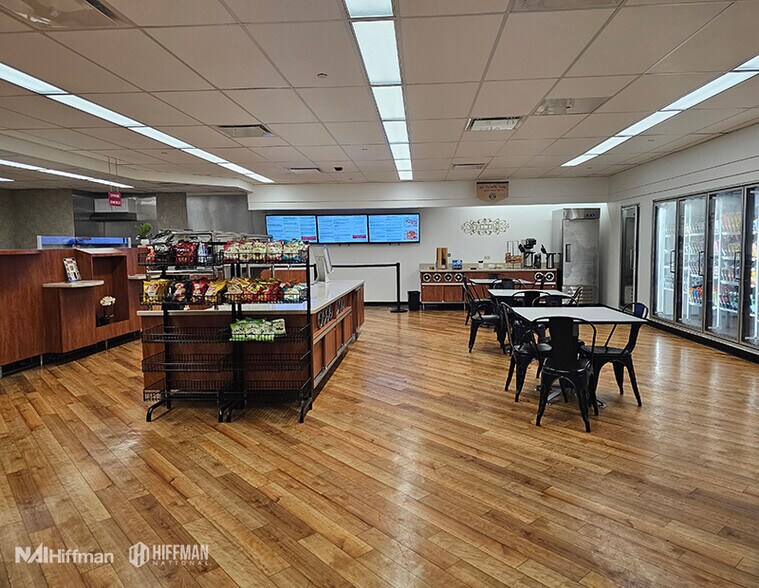 More Photos Of 720 E Butterfield Rd, Lombard Business Park For Lease