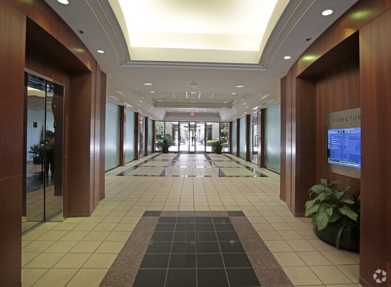 More Photos Of 10151 Deerwood Park Blvd, Jacksonville Office For Lease