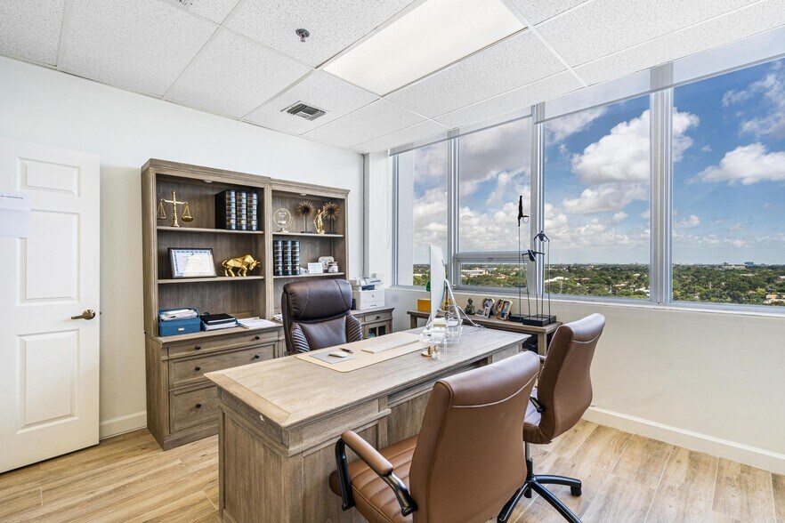 More Photos Of 2455 E Sunrise Blvd, Fort Lauderdale Loft Creative Space For Sale