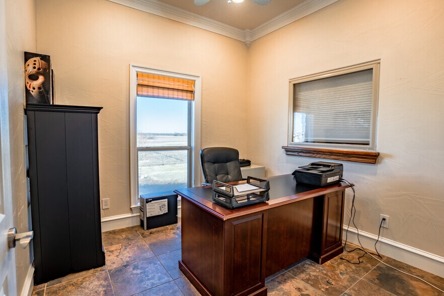 More Photos Of 8475 County Road 156, Kaufman Office For Sale