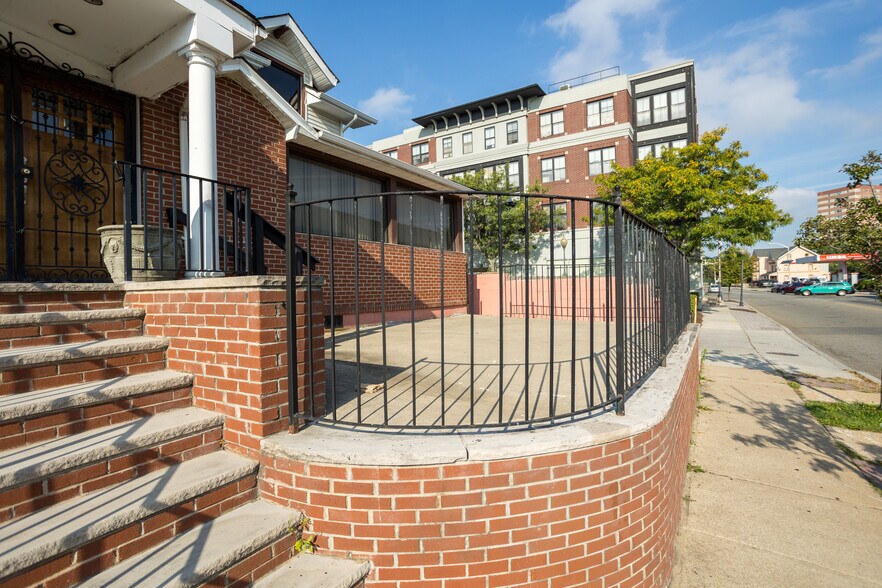 More Photos Of 527-529 William St, East Orange Restaurant For Sale