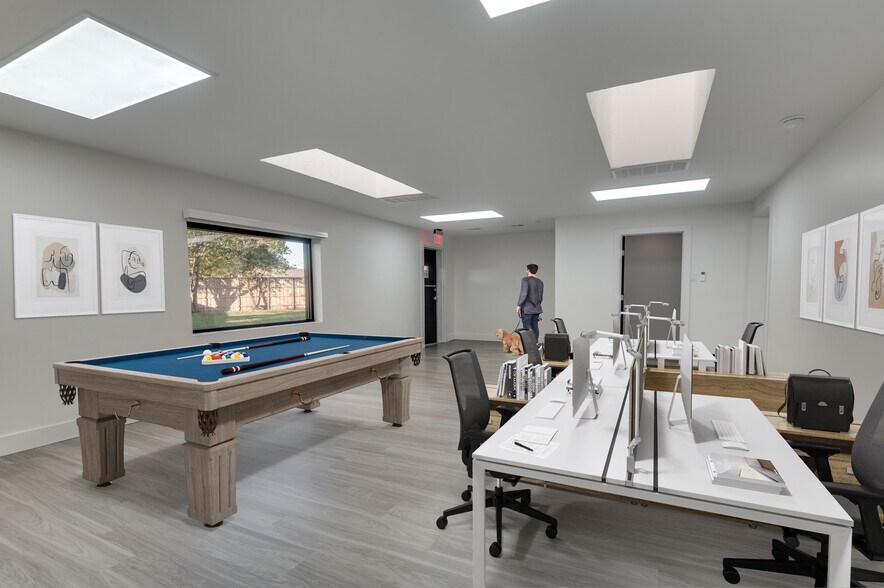 More Photos Of 6550 Lemmon Ave, Dallas Storefront Retail Office For Lease