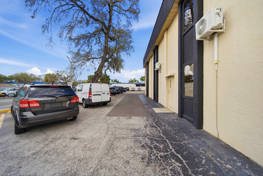 More Photos Of 104 E Fowler Ave, Tampa Office For Sale
