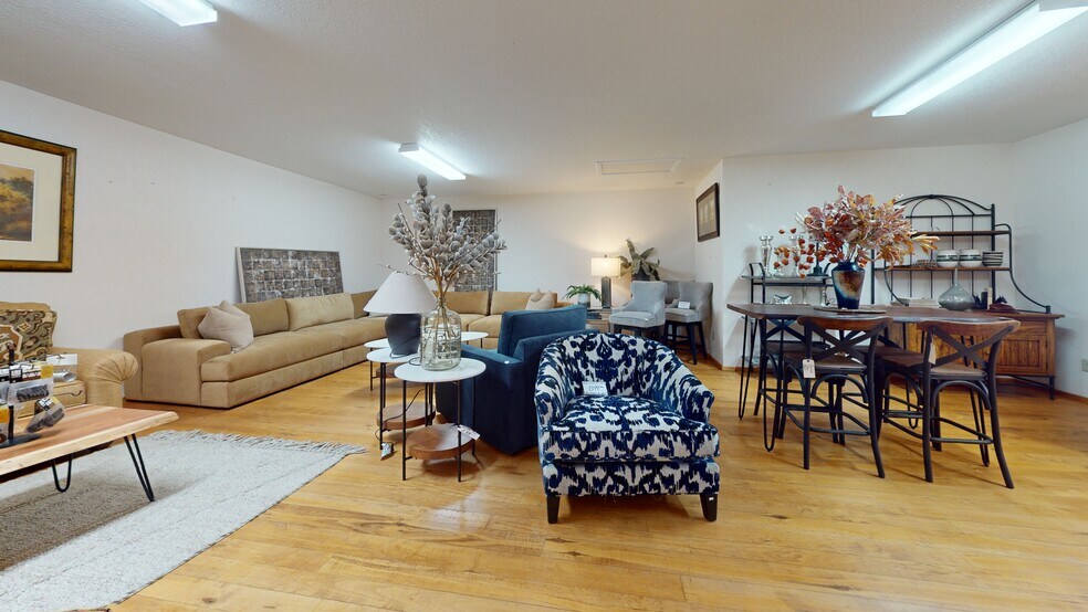 More Photos Of 225 SE 21st St, Grand Rapids Storefront Retail Office For Sale