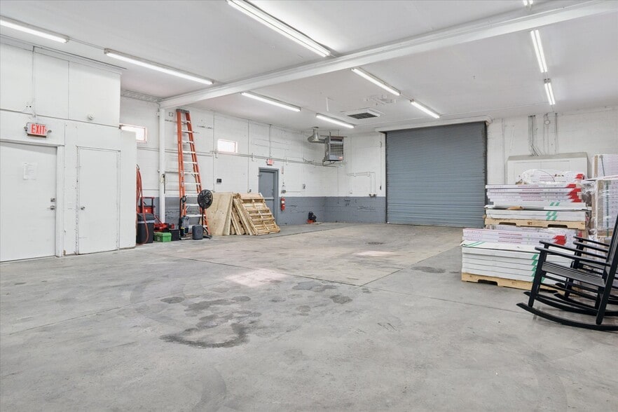 More Photos Of 36050 Goddard Rd, Romulus Auto Repair For Sale