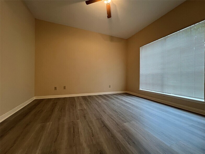 More Photos Of 2626 Holly Hall St, Houston Apartments For Sale