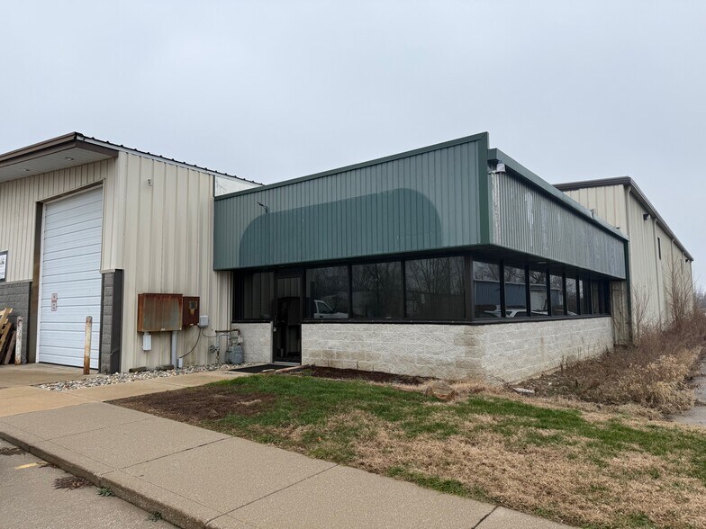 More Photos Of 4411 Wyland Dr, Elkhart Warehouse For Sale