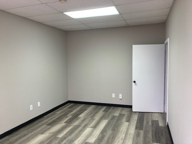 More Photos Of 1700-1708 Kelley Ave, Kissimmee Warehouse For Lease