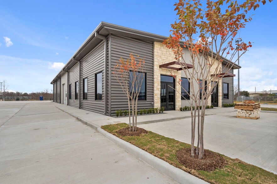 More Photos Of Hwy. 90 and Commerce, Katy Office For Lease
