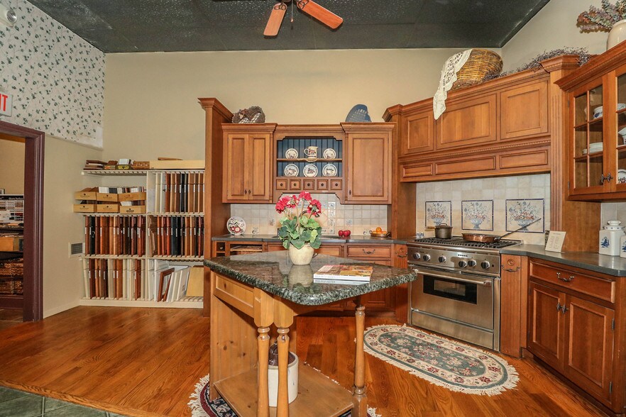 More Photos Of 240 US Highway 206, Flanders Restaurant For Lease