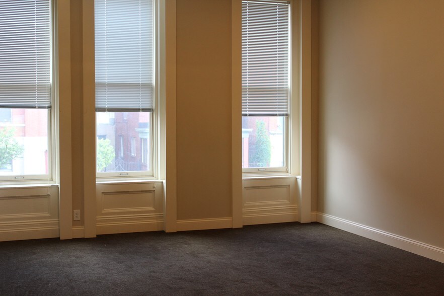 More Photos Of 807-813 N Salina St, Syracuse Storefront Retail Residential For Lease