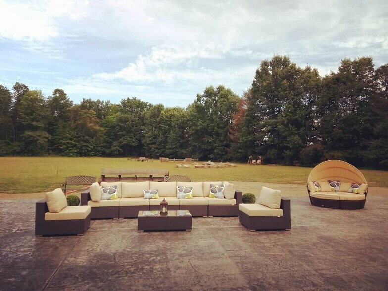 More Photos Of 52 Nestle Dr, Fulton Lodge Meeting Hall For Sale