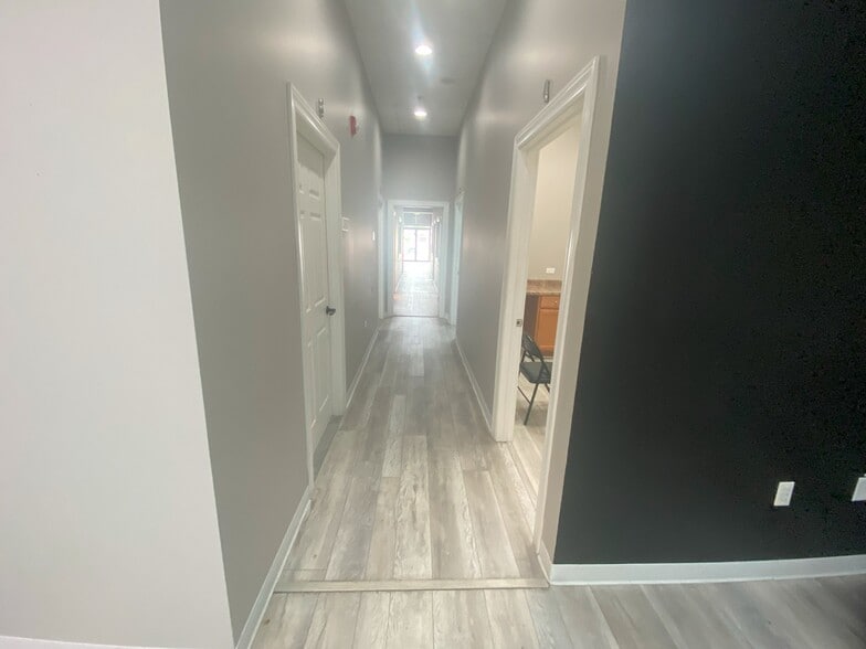 More Photos Of 2764 Aurora Ave, Naperville Unknown For Lease