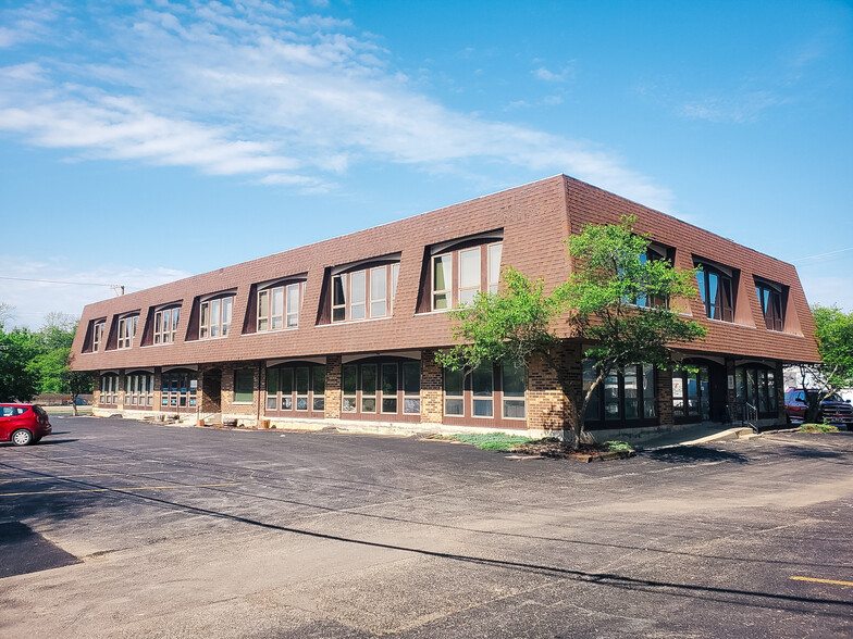 Primary Photo Of 95 W Grand Ave, Lake Villa Medical For Sale