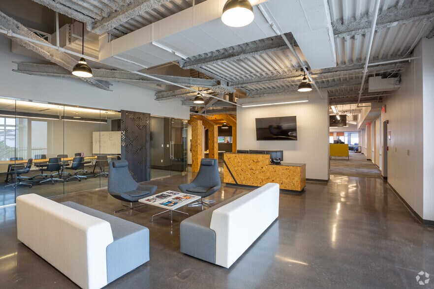 More Photos Of 2329-2351 Market St, Saint Louis Office For Lease