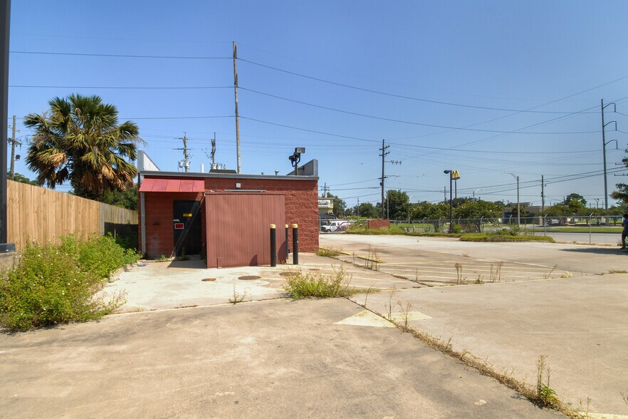 More Photos Of 2940 Elysian Flds, New Orleans General Retail For Sale