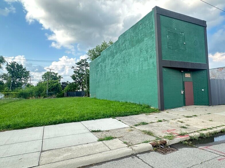 More Photos Of 4536 Michigan Ave, Detroit Storefront For Sale