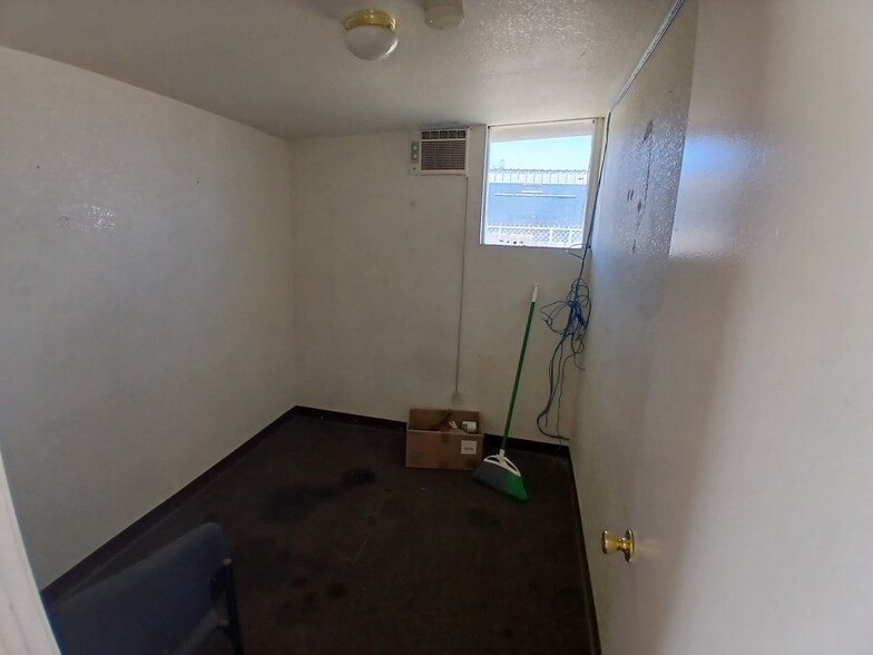 More Photos Of 690 W Esplanade Ave, San Jacinto Freestanding For Sale