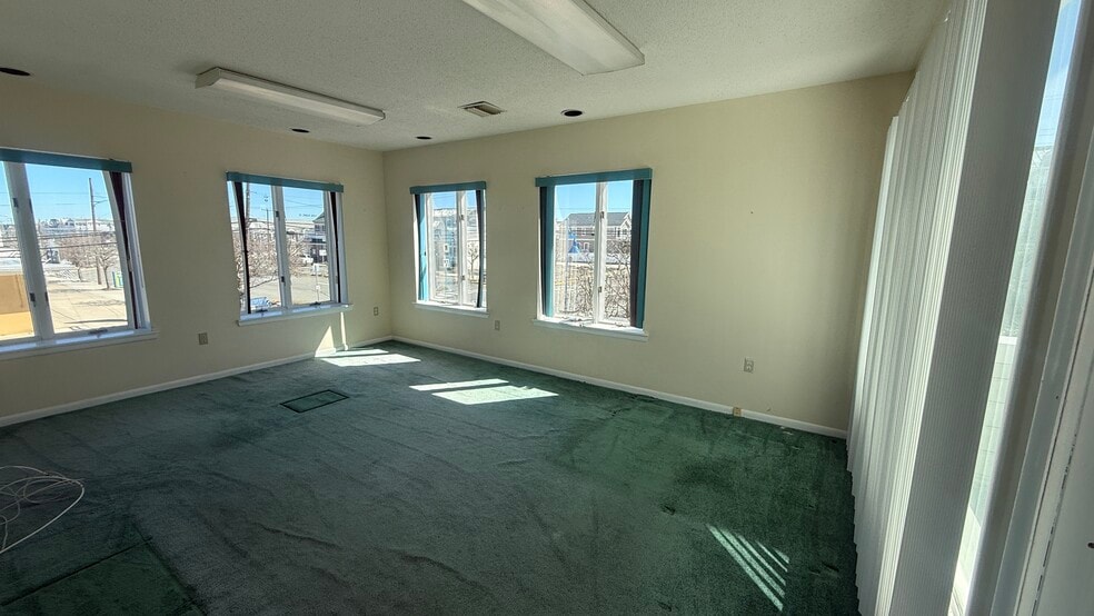 More Photos Of 2900 Dune Dr, Avalon Office For Lease