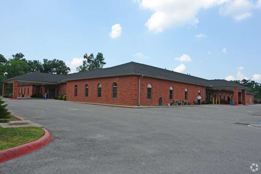 More Photos Of 3420 Veterans Cir, Beaumont Hospital For Sale