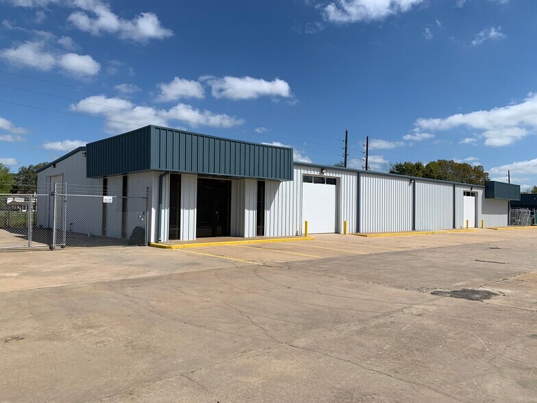 Primary Photo Of 15930 Cypress North Houston Rd, Cypress Warehouse For Lease