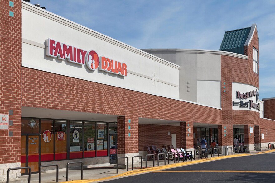 More Photos Of 5010-5098 Brown Station Rd, Upper Marlboro Storefront For Lease