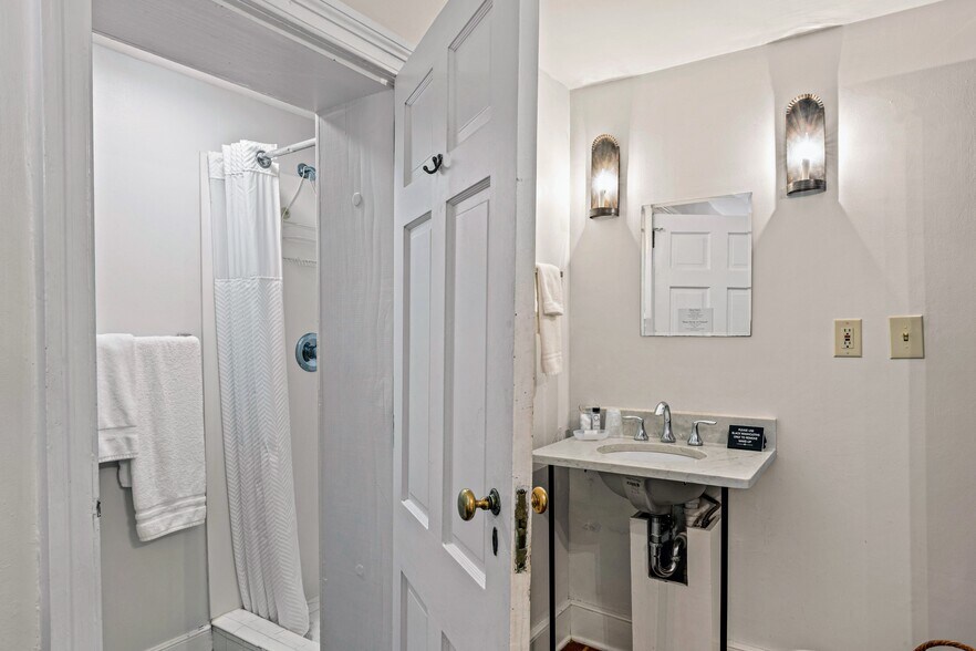 More Photos Of 803 S Main St, Winston-Salem Hospitality For Sale