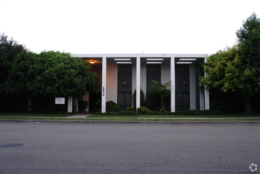 More Photos Of 2970 E Maria St, Rancho Dominguez Manufacturing For Sale