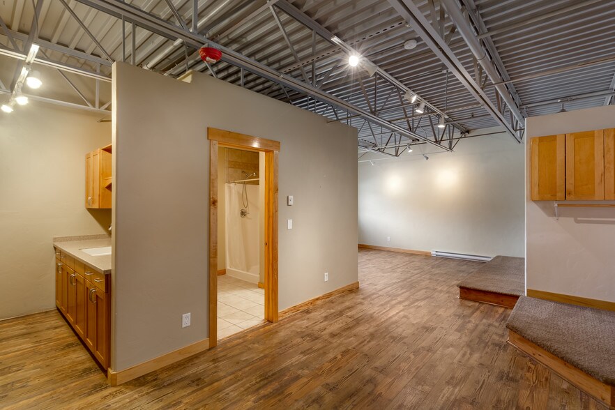 More Photos Of 2670 Copper Ridge Cir, Steamboat Springs Warehouse For Lease