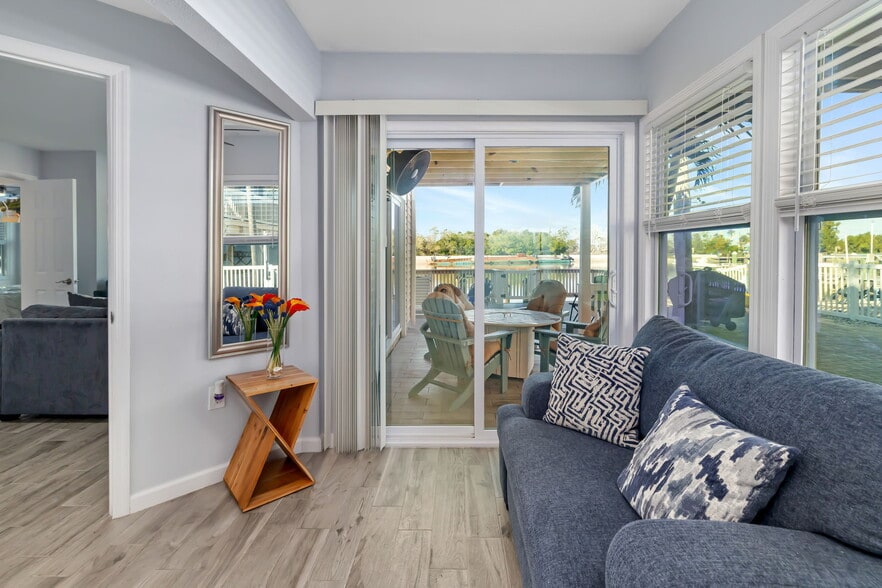 More Photos Of 9022 Midnight Pass Rd, Sarasota Apartments For Sale