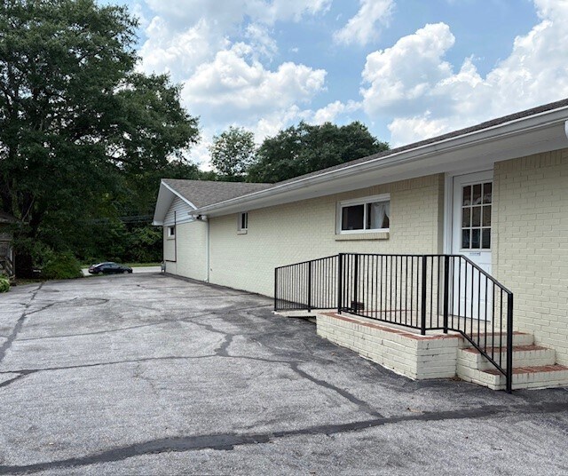 More Photos Of 1489 Slaughter Rd, Madison Office For Sale
