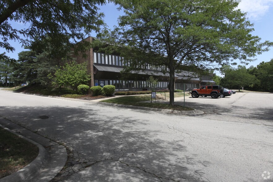More Photos Of 4777 E State St, Rockford Medical For Lease