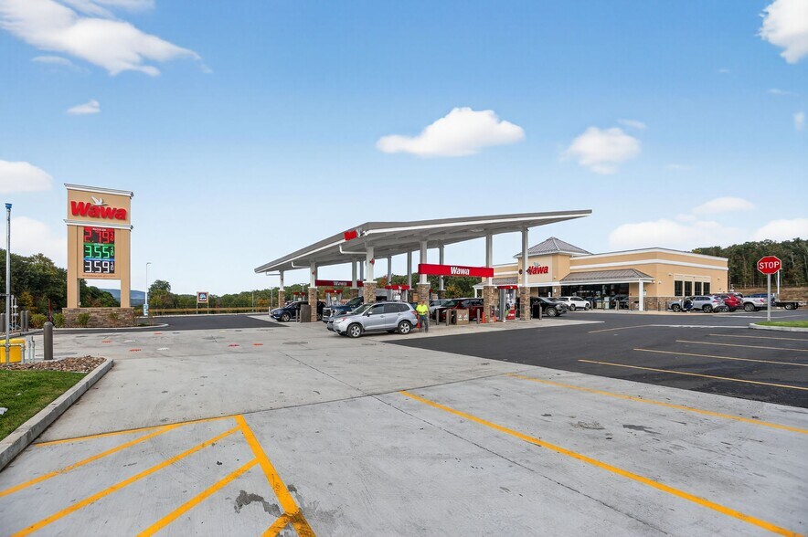 More Photos Of 9271 PA-61, Coal Township Convenience Store For Sale