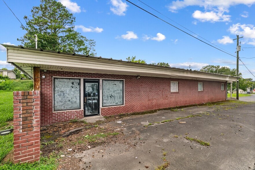 More Photos Of 1402 Riverbend Rd, Dalton General Retail For Sale